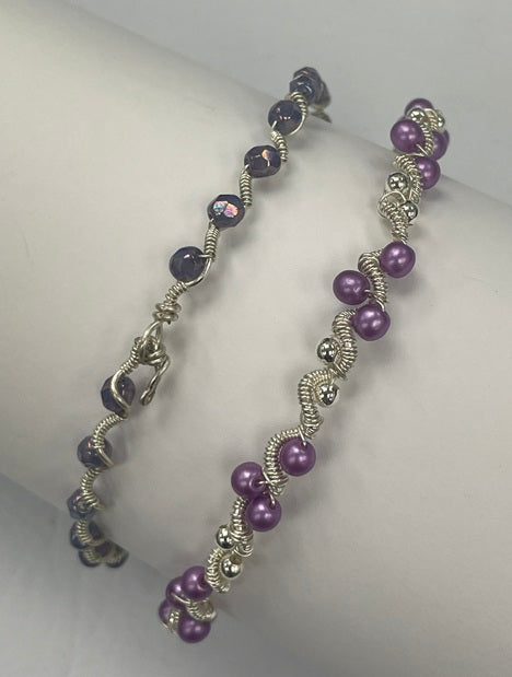 10-25-26 Bead or Pearl Wire Bracelet A beginner wire bracelet you'll wear with pride. Donna 10:30-12:30pm