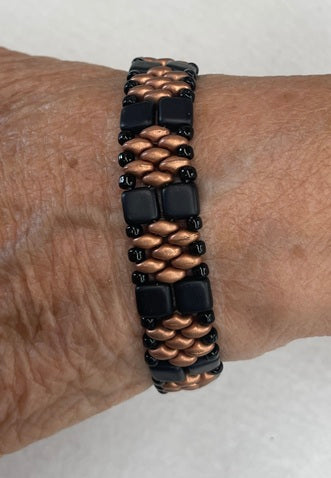 09-18-26 Girls Night Out Two Color/Two Hole stitched bracelet. Karen 6:00-8:00pm