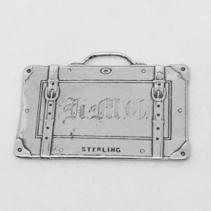 V7-S  Sterling Silver United States 38.2x27 mm