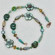 09-19-25 Basic Beading This is the class to lean how to do necklaces and braacelets. Karen 10:30-12:30pm
