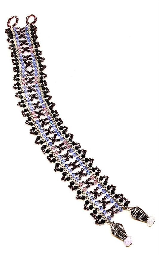 07-19-26-2 Beading In The Boxes Bead weaving a double chain chun with crystals, pearls, gems and beads. Linda 2:00-5:00pm