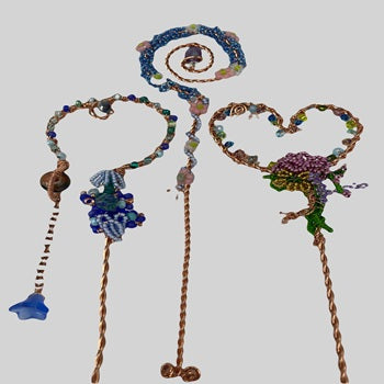 07-11-26 Beaded Bloom Garden Stakes Twist wire and add a variety of beads to create fun stakes for pot or garden. Donna 11:00-1:00pm
