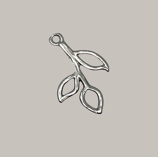 CA-CB-K81SR 3 Leaf Charm w/Loop Satin Rhodium