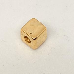 CA-MC-TO5-G Little Square 5.5mm Gold