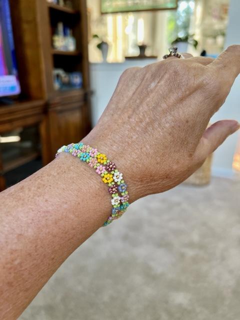 09-27-23 Daisy Chain Wrap  Andrea 1:30-3:30pm