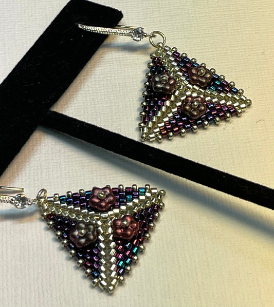 09-16-23 Triangle Earrings Beautiful triangle shaped beaded earrings. Dana 10-1pm